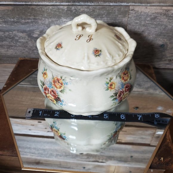 Ratauds, Covered Vegetable Serving Dish - 1960's England - Vanilla White w/ Ros - Picture 2 of 9